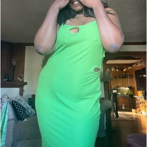 Green flower cut out midi dress 💚